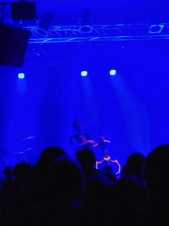 2025 Jo Quail bei God is an Astronaut Köln Gebäude 9